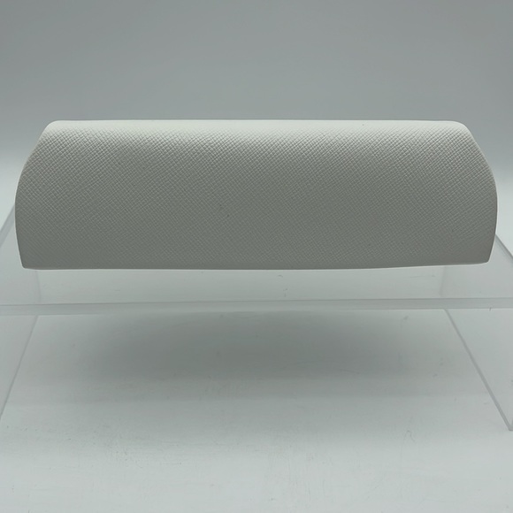 Michael Kors Hard Sunglass Case Lined White NEW - Picture 3 of 6